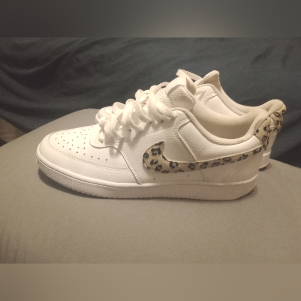 Nike tennis shoes